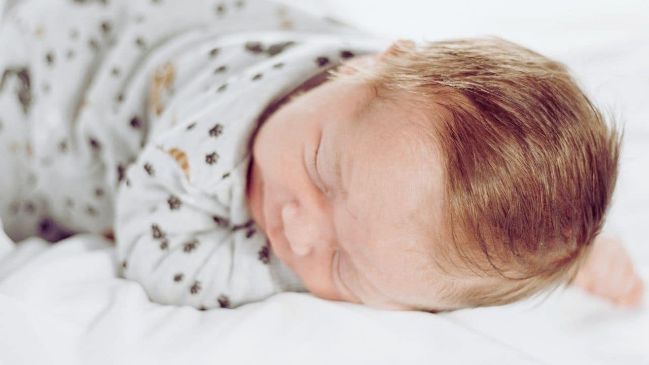 Bebeklerde Uyku Düzeni Nasıl Olmalı