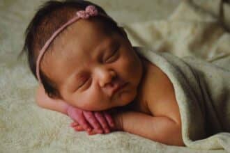Bebeklerde Uyku Düzeni Nasıl Olmalı