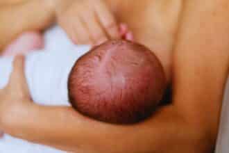 Yenidoğan Bebek Kaç Dakika Emer