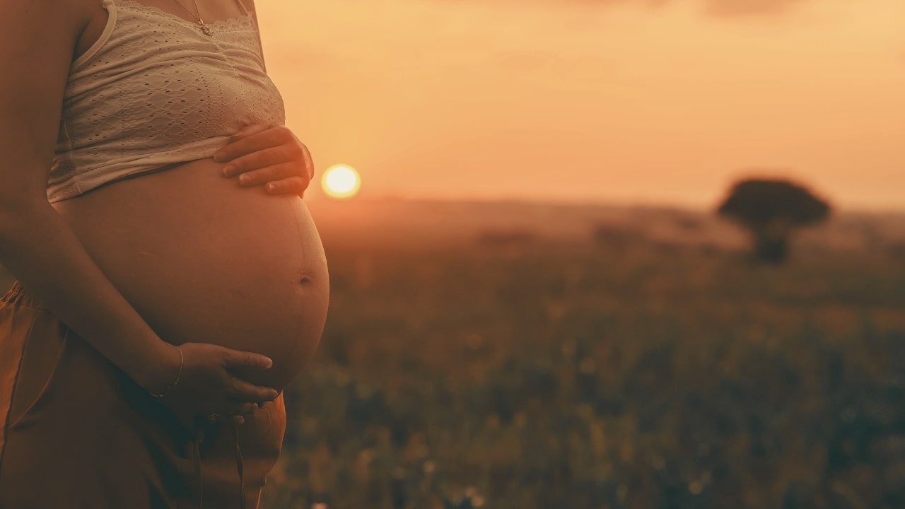 Anne Karnında Bebek Hıçkırması Neden Olur